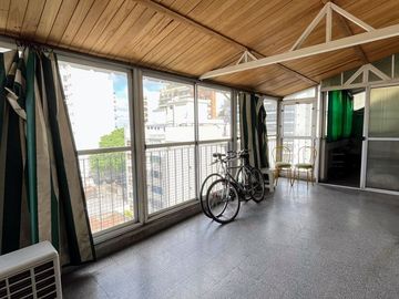 VENTA DEPTO 3 AMB CON BALCÓN ATERRAZADO.
