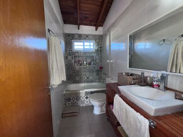 EXCELENTE DUPLEX 6 AMB CON HABITACIONES EN SUITE