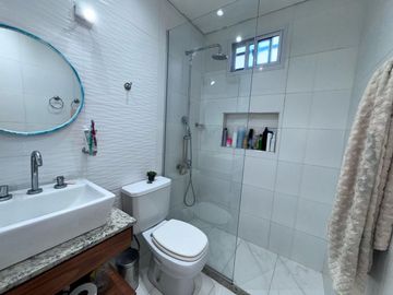 EXCELENTE DUPLEX 6 AMB CON HABITACIONES EN SUITE
