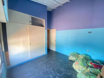 VENTA CASA A REFACCIONAR 5 AMBIENTES