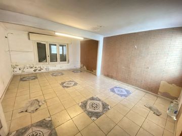 VENTA CASA A REFACCIONAR 5 AMBIENTES