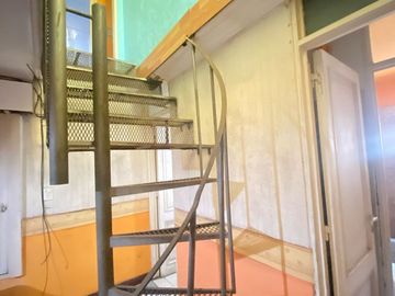 VENTA CASA A REFACCIONAR 5 AMBIENTES