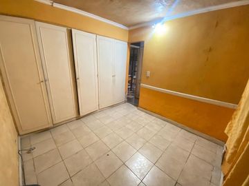 VENTA CASA A REFACCIONAR 5 AMBIENTES