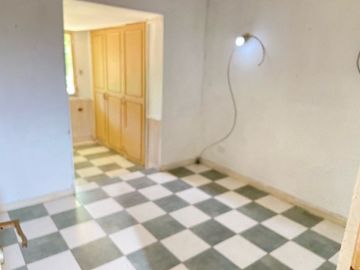 VENTA CASA A REFACCIONAR 5 AMBIENTES