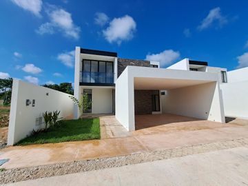 Casa en venta en Privada Varena Living, Santa Gertrudis Copo, Mérida