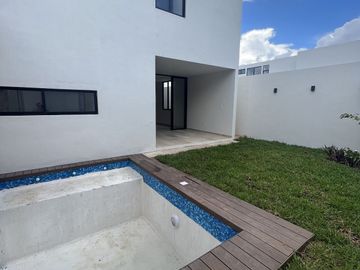 Casa en venta en Privada Varena Living, Santa Gertrudis Copo, Mérida