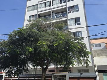VENDO DEPARTAMENTO EN PUEBLO LIBRE, CERCA A PLAZA LAS BANDERAS