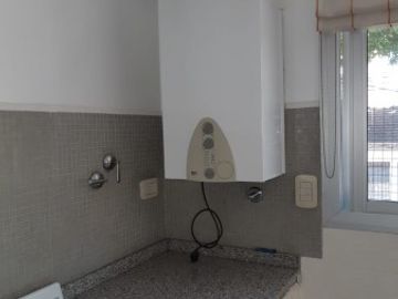 Alberti 439. Excelente 2 ambientes muy luminoso!