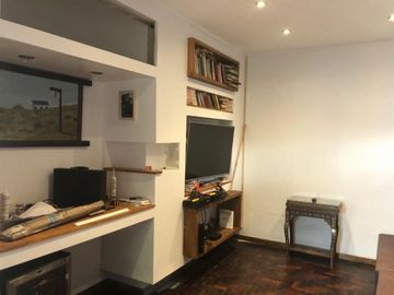 Rosario 1059, San Fernando. Excelente PH (al fondo)