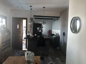Rosario 1059, San Fernando. Excelente PH (al fondo)