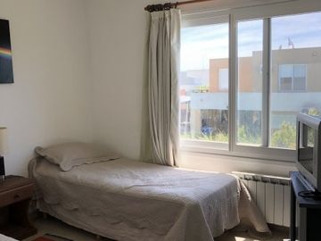 VENTA CASA 4 DORMITORIOS -DEP. - PARRILLA -  PILETA -CASAS DE SANTA MARIA