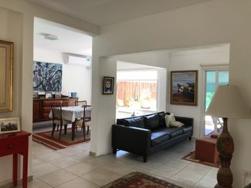 VENTA CASA 4 DORMITORIOS -DEP. - PARRILLA -  PILETA -CASAS DE SANTA MARIA