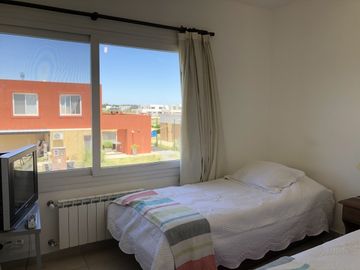 VENTA CASA 4 DORMITORIOS -DEP. - PARRILLA -  PILETA -CASAS DE SANTA MARIA