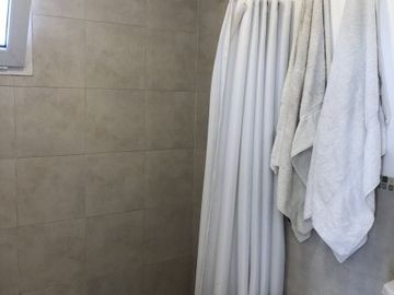VENTA CASA 4 DORMITORIOS -DEP. - PARRILLA -  PILETA -CASAS DE SANTA MARIA