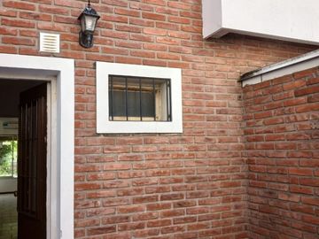 Avellaneda 162 - Unico depto en planta baja con patio