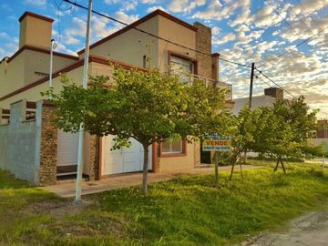 Casa en El Campanario - Crespo