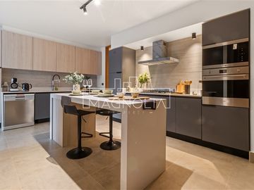 Departamento en Venta en LUJOSO DEPARTAMENTO DÚPLEX CON JARDÍN EN ALTO LOS DOMINICOS