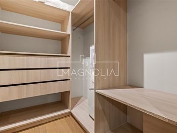 Departamento en Venta en LUJOSO DEPARTAMENTO DÚPLEX CON JARDÍN EN ALTO LOS DOMINICOS