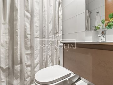 Departamento en Venta en LUJOSO DEPARTAMENTO DÚPLEX CON JARDÍN EN ALTO LOS DOMINICOS