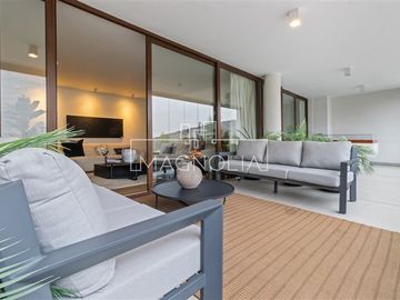 Departamento en Venta en LUJOSO DEPARTAMENTO DÚPLEX CON JARDÍN EN ALTO LOS DOMINICOS