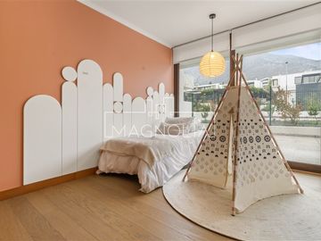 Departamento en Venta en LUJOSO DEPARTAMENTO DÚPLEX CON JARDÍN EN ALTO LOS DOMINICOS
