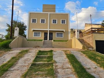 EN VENTA DUPLEX ZONA CLUB PARACAO