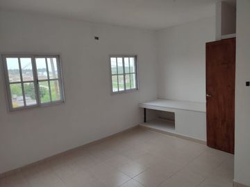 EN VENTA DUPLEX ZONA CLUB PARACAO