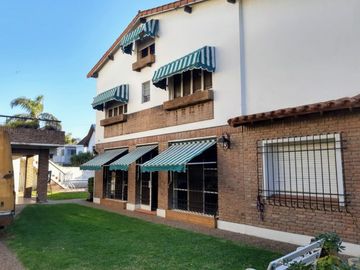 Chalet de epoca en Excelente Zona de Castelar!!