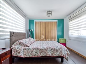 Amplia casa en venta Av. Las Palmeras