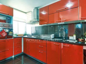Amplia casa en venta Av. Las Palmeras