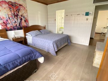 El Quisco, gran casa a pasos de la playa