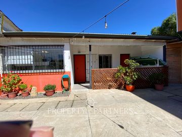 El Quisco, gran casa a pasos de la playa
