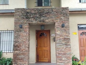 Haedo 764. Excelente chalet 7 ambientes, gran jardÃ­n y pileta