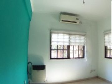 CASA EN  VILLA ARIZA ITUZAINGO NORTE, 130 M2 CONSTRUIDOS SOBRE LOTE DE 12.5 X 27.5 M2 DE CONCEPTO ABIERTO OPORTUNIDAD!