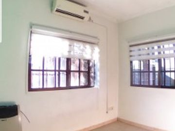 CASA EN  VILLA ARIZA ITUZAINGO NORTE, 130 M2 CONSTRUIDOS SOBRE LOTE DE 12.5 X 27.5 M2 DE CONCEPTO ABIERTO OPORTUNIDAD!