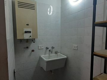 VENDO CASA CON COMPLEJO DE COCHERAS BARRIO MERCANTIL