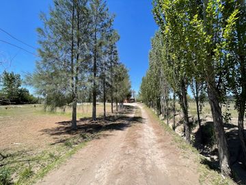 CASA QUINTA DE DOS PLANTAS CON TERRENO DE 5000mÂ²