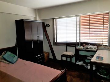 SEMIPISO FRENTE AL ARZOBISPADO CON COCHERA USD 149.000!!!