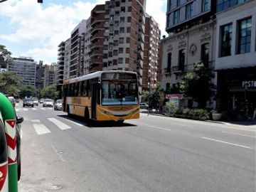SEMIPISO FRENTE AL ARZOBISPADO CON COCHERA USD 149.000!!!