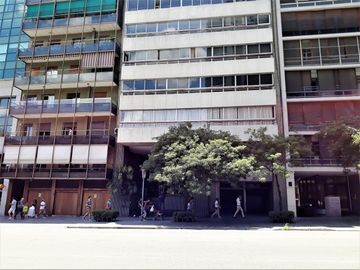 SEMIPISO FRENTE AL ARZOBISPADO CON COCHERA USD 149.000!!!
