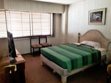 SEMIPISO FRENTE AL ARZOBISPADO CON COCHERA USD 149.000!!!