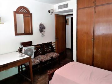 SEMIPISO FRENTE AL ARZOBISPADO CON COCHERA USD 149.000!!!