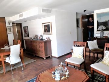 SEMIPISO FRENTE AL ARZOBISPADO CON COCHERA USD 149.000!!!