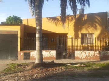 CASA- 3 dorm. Pje. Vieytes 1900- SANTO TOME