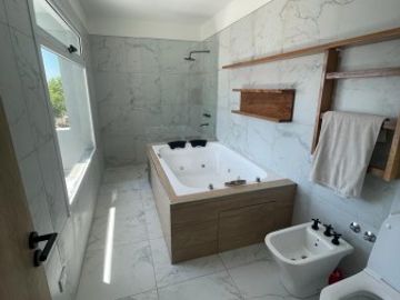 SE VENDE CASA A ESTRENAR PUERTO URQUIZA