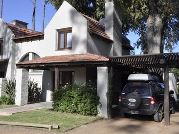 Casa de 2 dormitorios en Parque Pinares