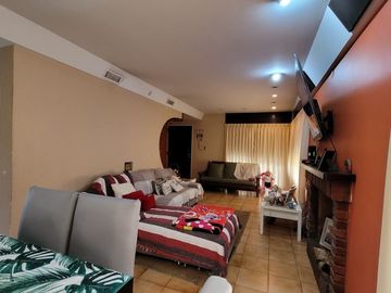 Casa a la venta en Country Las Lajas!