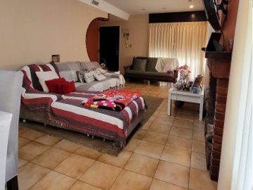 Casa a la venta en Country Las Lajas!