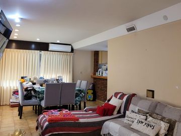 Casa a la venta en Country Las Lajas!