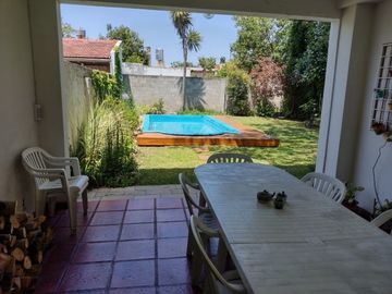 Casa 6 ambientes - San Nicolas 1339 - Castelar Norte